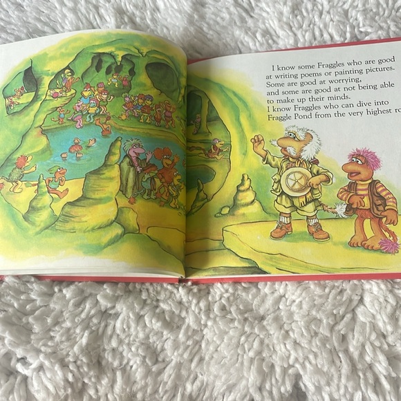VINTAGE Muppets Book! - Picture 5 of 5